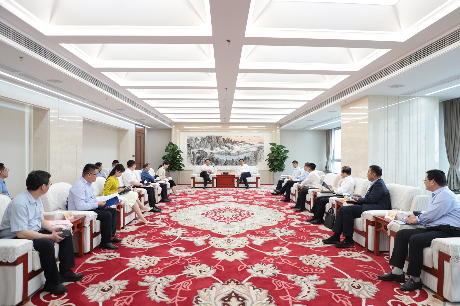 »ÆÑ§¾üÒ»ÐÐÓë°²»ÕÊ¡½»Í¨¿Ø¹É¼¯ÍÅÓÐÏÞ¹«Ë¾×ù̸½»Á÷ ²ÌÁøÃÄÉã.JPG